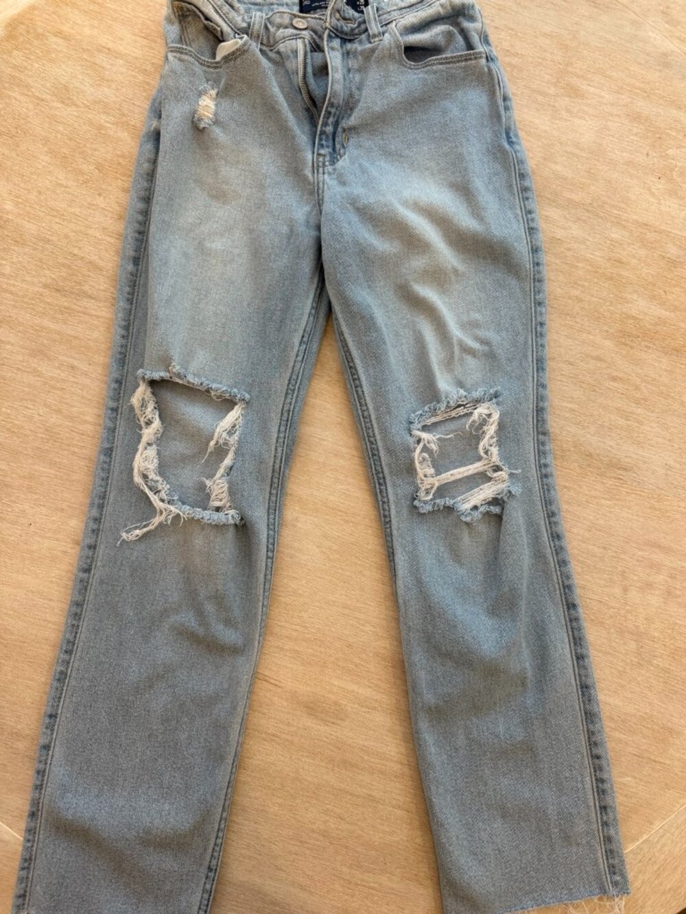 Hollister Ultra High Rise 90s Vintage Straight Distressed Jeans W25 L29